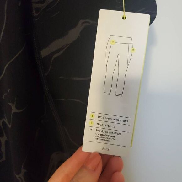 NWT All in Motion Jet Black 7/8 Legging XL - Picture 3 of 6